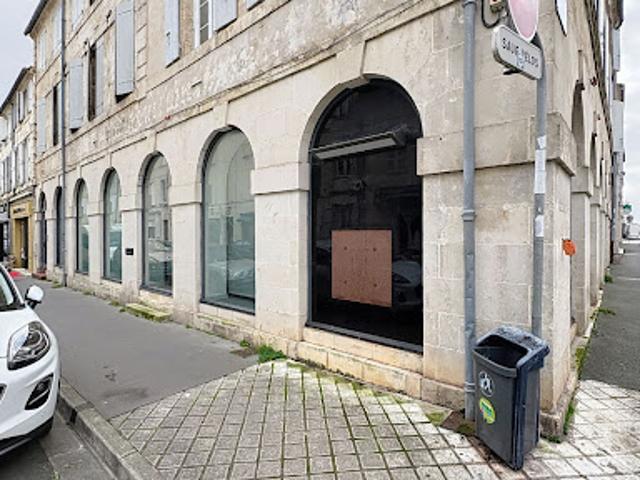 Local Commercial location à Rochefort