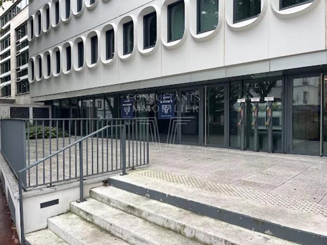Local Commercial location à Paris, Île-de-France