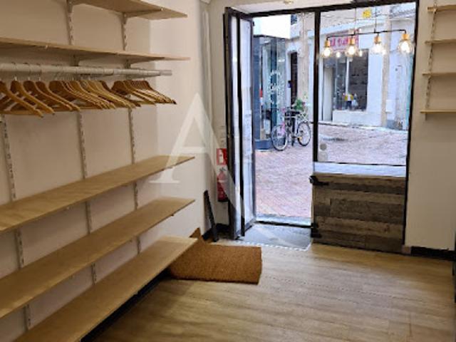 Local Commercial location à Nîmes