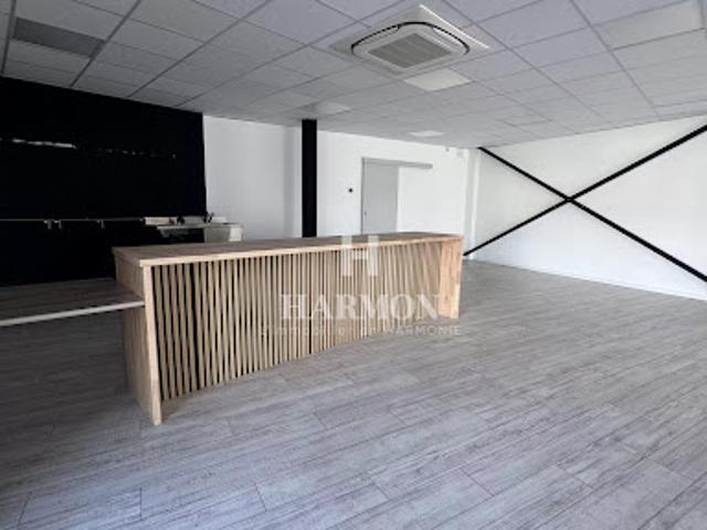 Local Commercial location à Pau, Artix