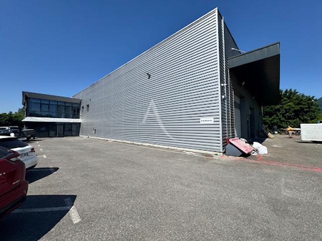 Local Commercial location à Annecy, Metz-tessy