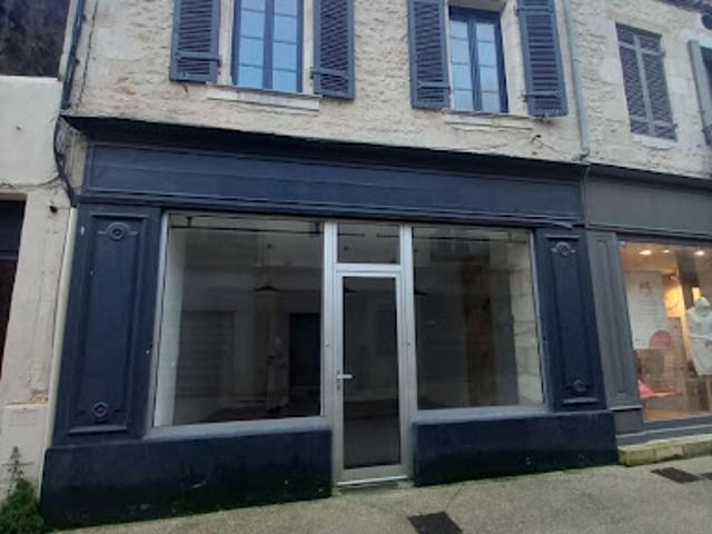 Local Commercial location à Lesparre-Médoc, Lesparre-médoc