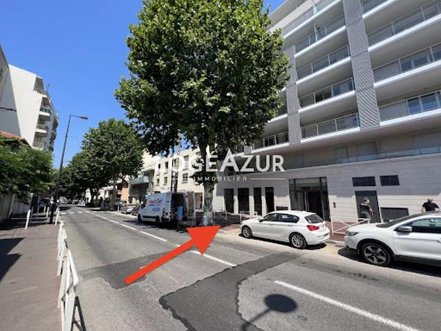 Local Commercial location à Le Ponteil, Antibes