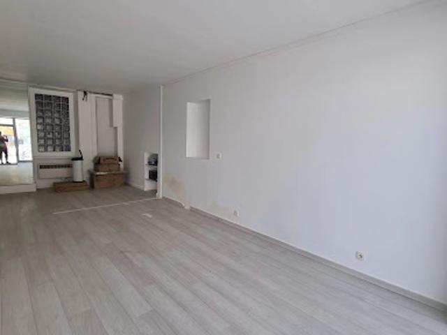 Local Commercial location à Quartier du Hédas, Pau