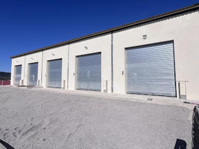 Local Commercial location à Nîmes, Langlade