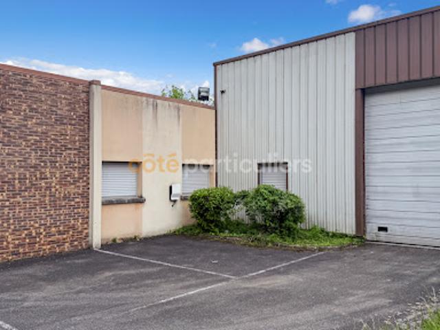 Local Commercial location à Fontainebleau, Samoreau