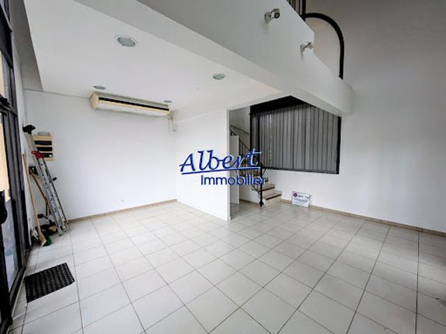 Local Commercial location à Arrondissement de Toulon, Ollioules