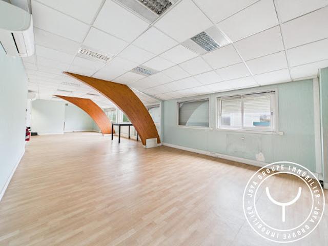 Local Commercial location à Palaiseau, Wissous