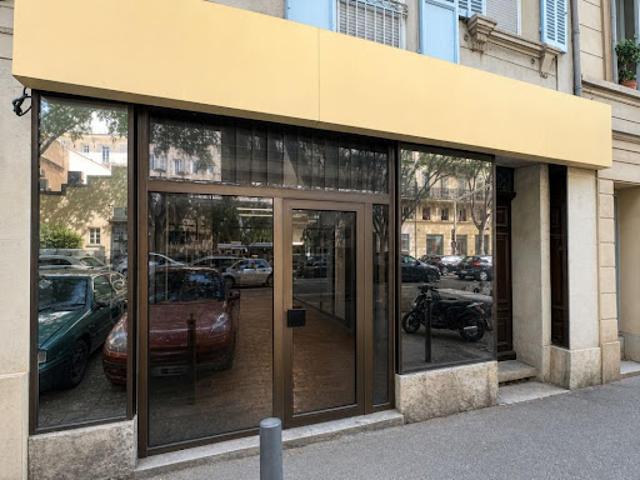Local Commercial location à Marseille