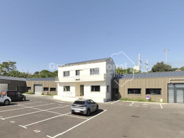 Local Commercial location à Nîmes