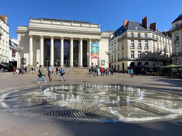 Local Commercial location à Nantes