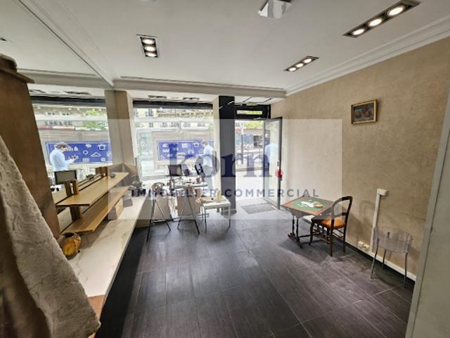 Local Commercial location à Paris, Île-de-France