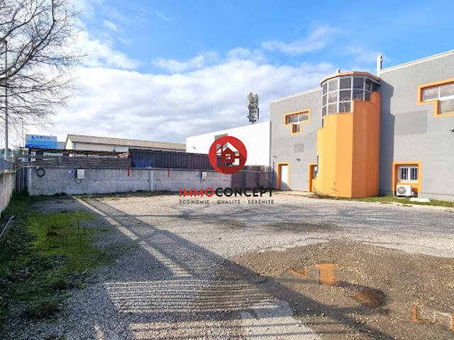 Local Commercial location à Nîmes, Laudun-l'ardoise