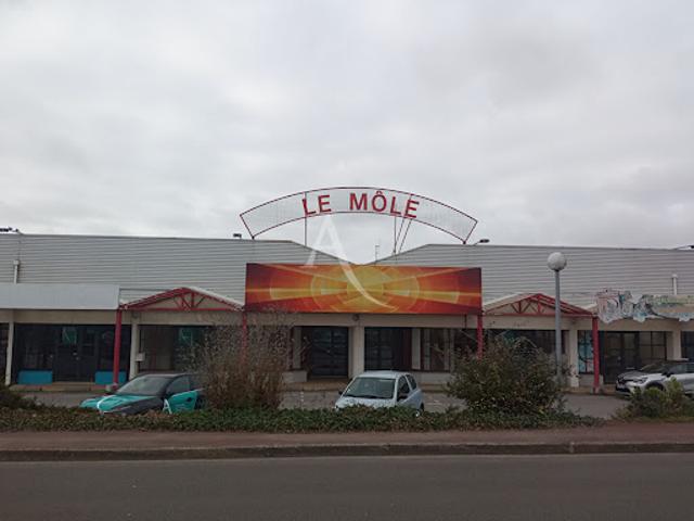 Local Commercial location à Les Sables-d'Olonne, Challans