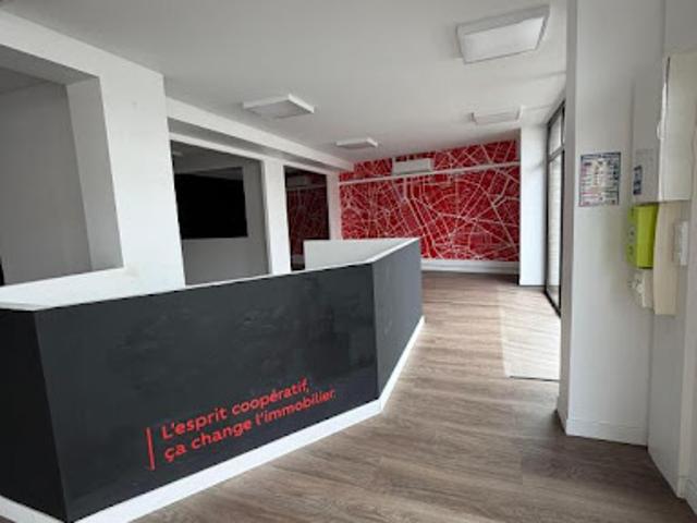 Local Commercial location à Saint-Quentin, Saint-quentin