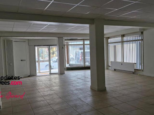 Local Commercial location à Roanne, Le Coteau
