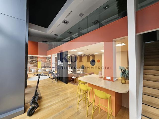 Local Commercial location à Paris, Île-de-France