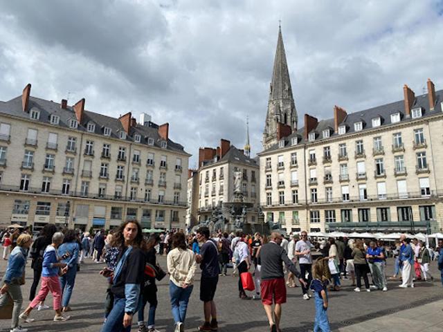 Local Commercial location à Decré - Cathédrale, Nantes