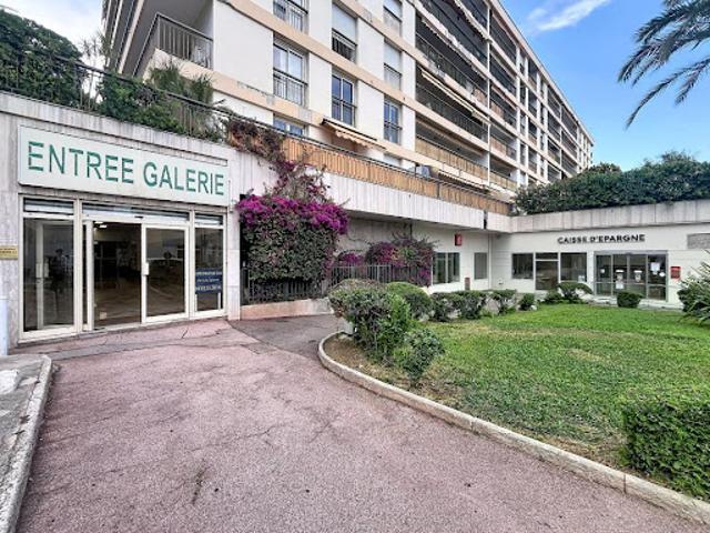 Local Commercial location à Nice