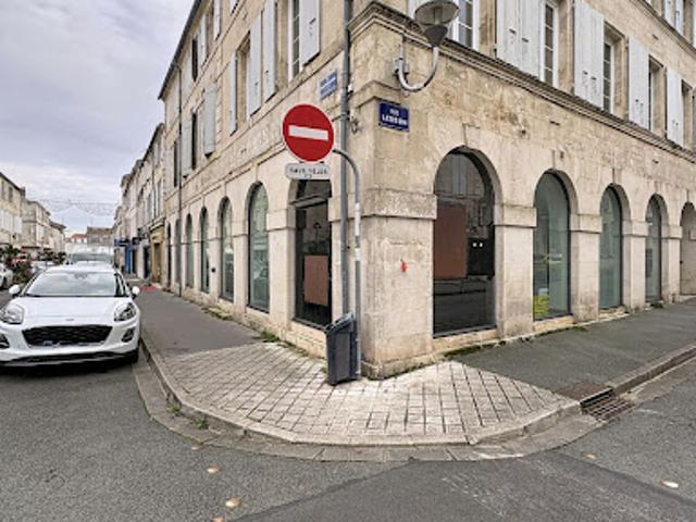 Local Commercial location à Rochefort