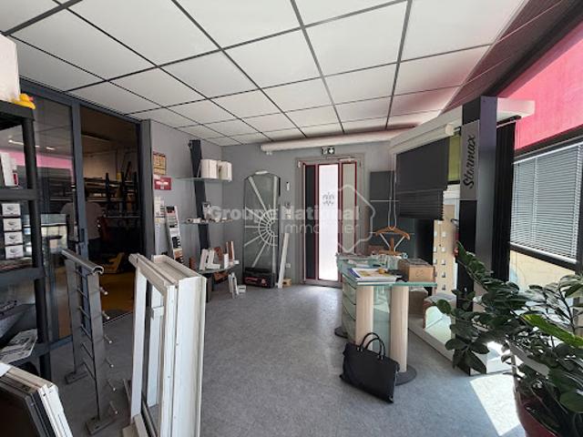 Local Commercial location à Nîmes, Bernis