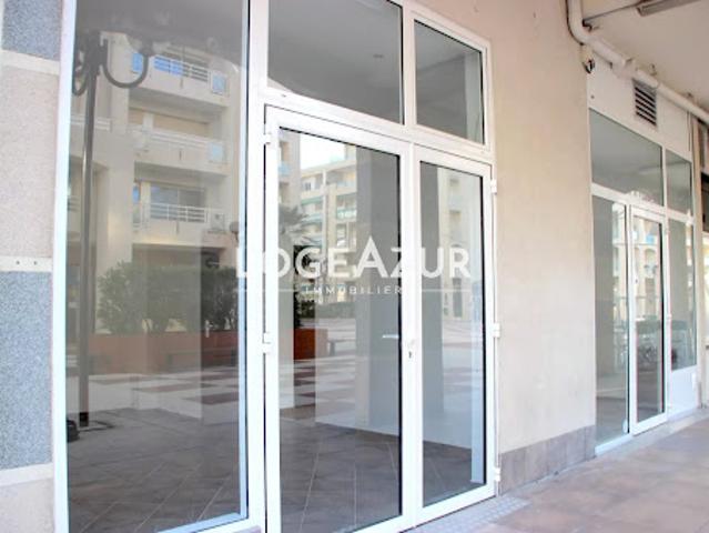 Local Commercial location à Le Ponteil, Antibes