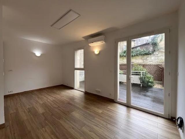 Local Commercial location à Bordeaux