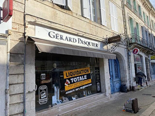 Local Commercial location à Rochefort
