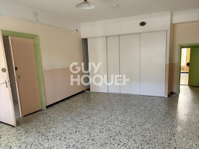Local Commercial location à Nîmes, Beaucaire