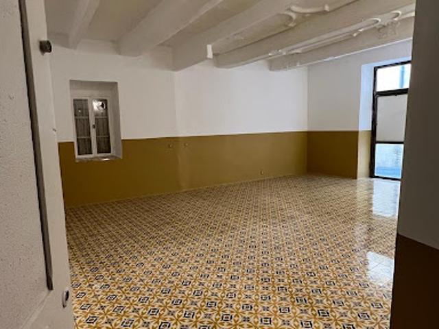 Local Commercial location à Marseille, La Ciotat