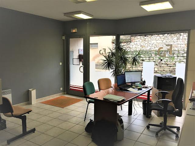 Local Commercial location à Montauban, Caussade
