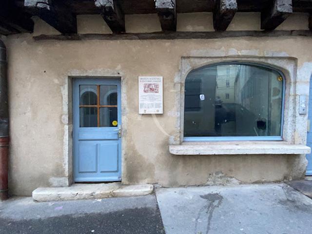 Local Commercial location à Bourg-en-Bresse, Bourg-en-bresse