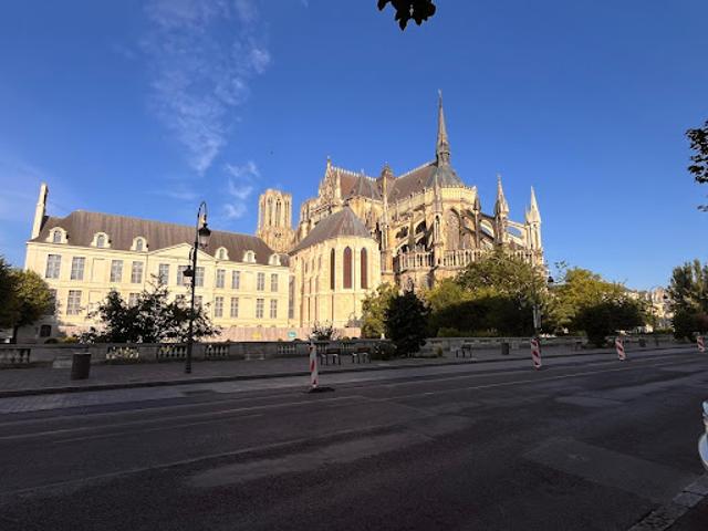 Local Commercial location à Reims