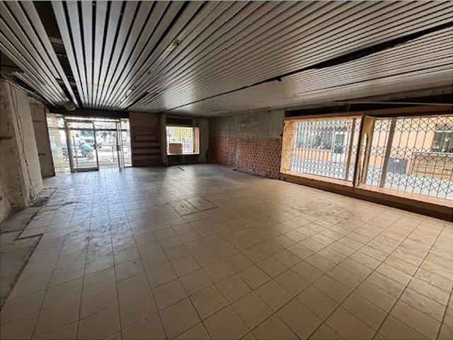 Local Commercial location à Alès