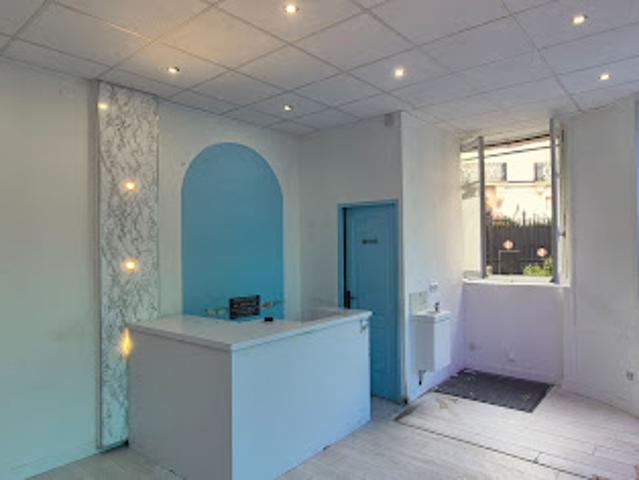 Local Commercial location à Paris, Île-de-France