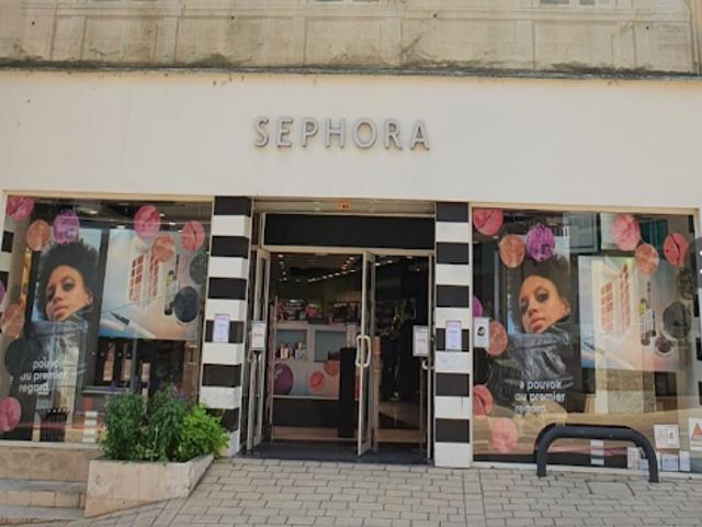 Local Commercial location à Angoulême, Aignes-et-puypéroux