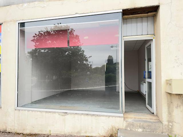 Local Commercial location à Rochechouart, Saint-junien