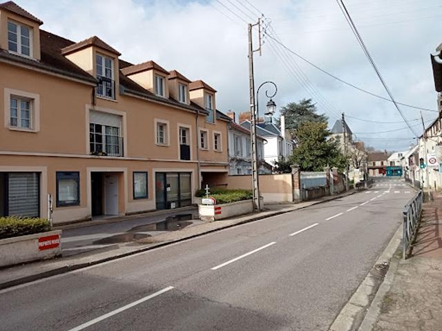 Local Commercial location à Rambouillet, Beynes