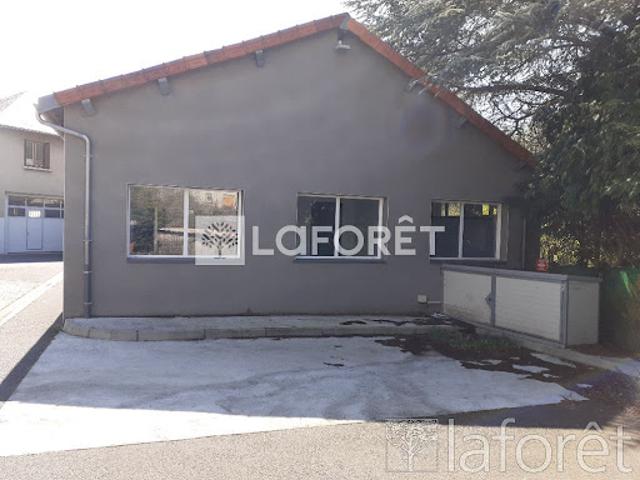 Local Commercial location à Saint-Flour, Saint-flour