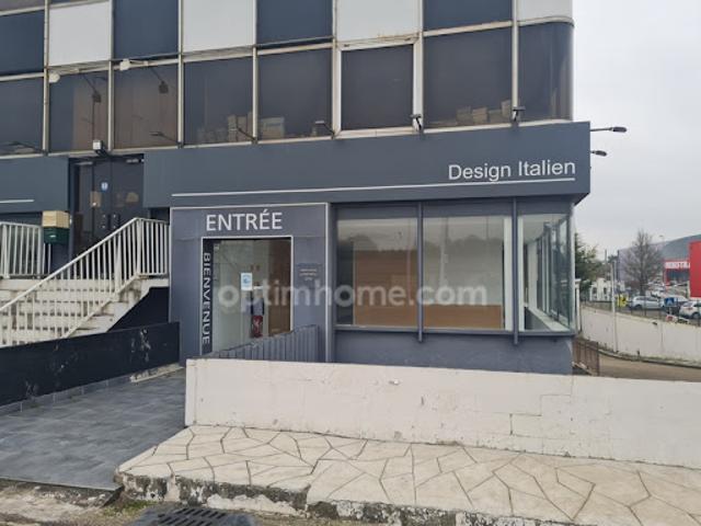 Local Commercial location à Saint-Germain-en-Laye, Orgeval