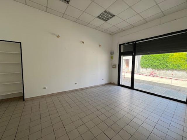Local Commercial location à Agen, Aiguillon