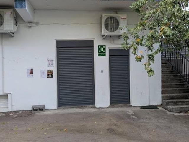 Local Commercial location à Saint-Pierre