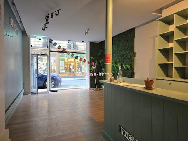 Local Commercial location à Paris, Île-de-France
