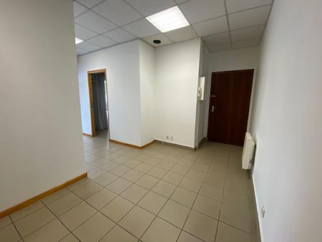 Local Commercial location à Saint-Julien-en-Genevois, Annemasse