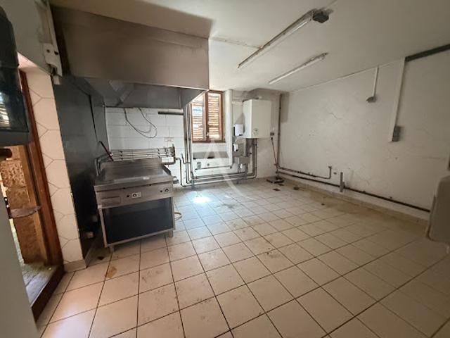 Local Commercial location à Bourg-en-Bresse, Bourg-en-bresse