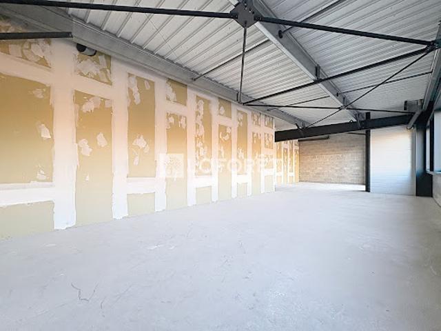 Local Commercial location à Rouen, Tourville-la-rivière