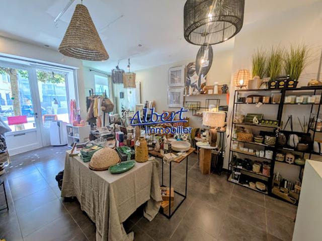 Local Commercial location à Arrondissement de Toulon, Ollioules