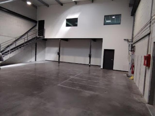 Local Commercial location à Toulouse, Colomiers