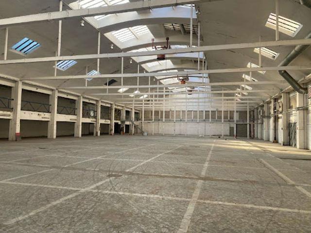 Local Commercial location à Saint-Denis, La Courneuve