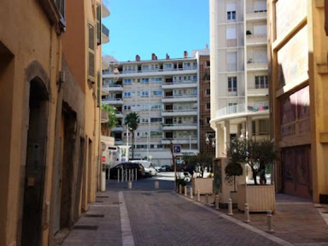 Local Commercial location à Arrondissement de Toulon, Toulon